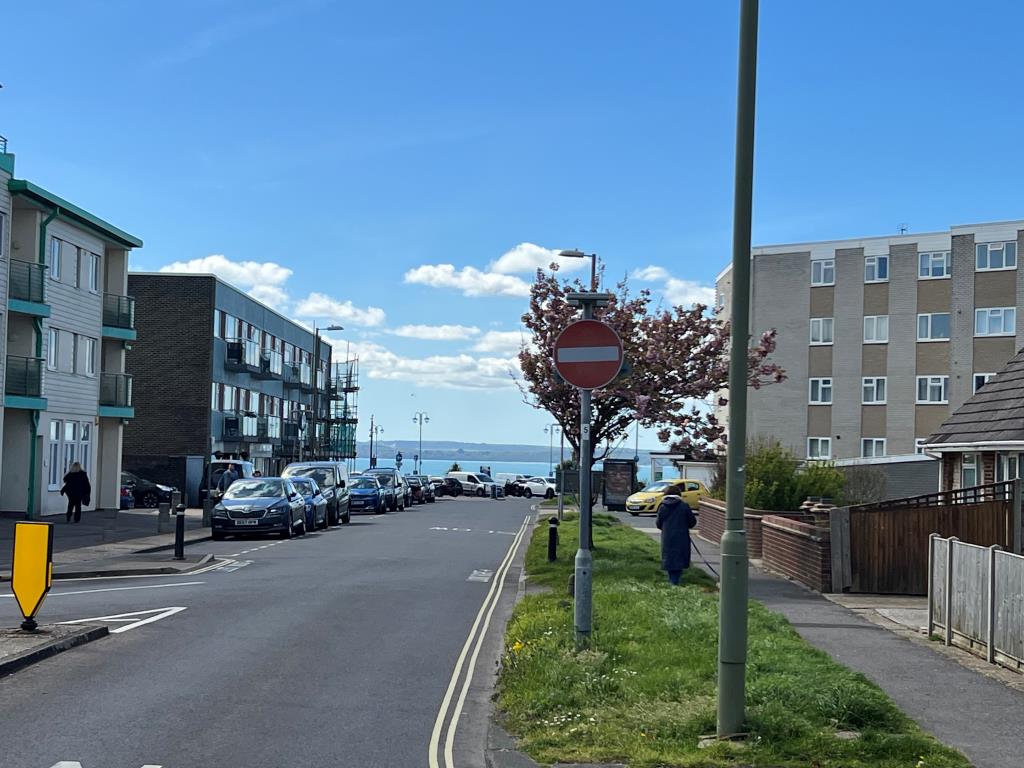 Lot: 21 - FLAT WITH SEA VIEWS - Sea View from outside the building